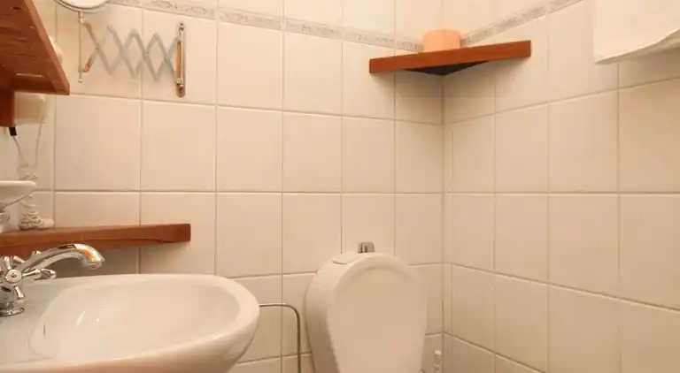 1-Zimmer-Ferienwohnung am Strand Komiza (Vis) (A-3035-a)