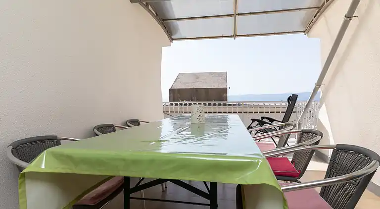 Two bedroom apartment with terrace and sea view Duće, Omiš