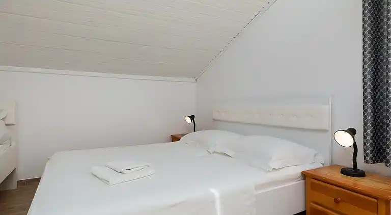 Two bedroom apartment with terrace and sea view Duće, Omiš