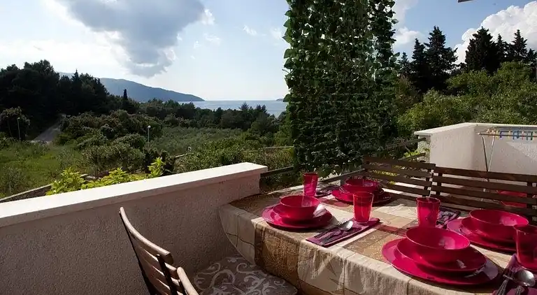 Two bedroom apartment with terrace and sea view Stari Grad,