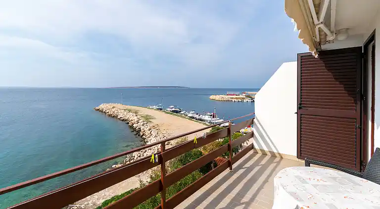 Studio flat near beach Mandre, Pag (AS-4101-c)