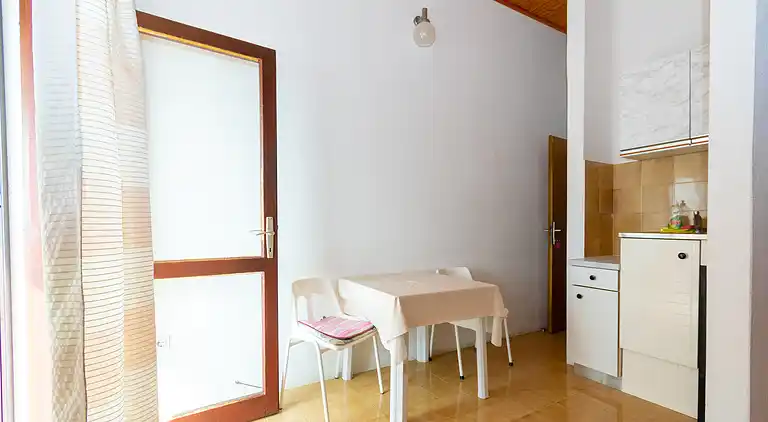 Studio flat near beach Mandre, Pag (AS-4101-c)