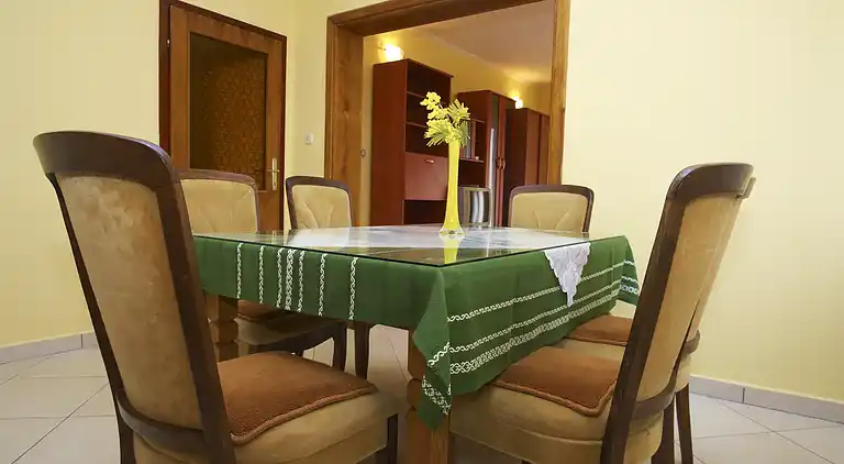 2-Zimmer-Ferienwohnung am Strand Brodarica, Sibenik