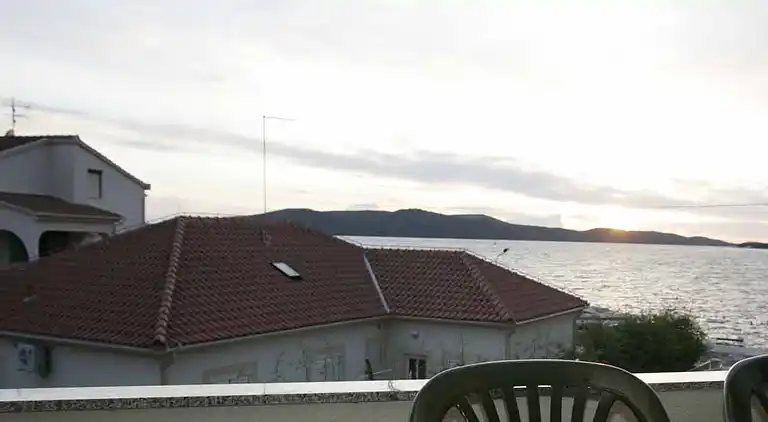 2-Zimmer-Ferienwohnung am Strand Brodarica, Sibenik