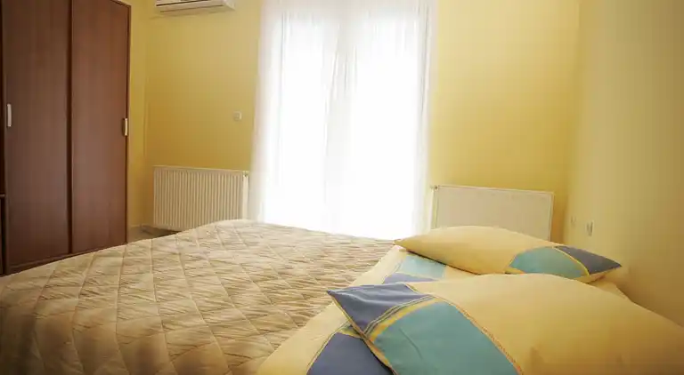 2-Zimmer-Ferienwohnung am Strand Brodarica, Sibenik