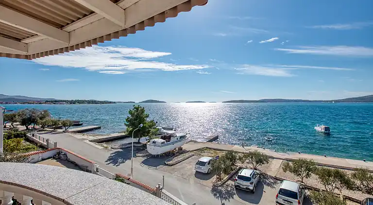 1-Zimmer-Ferienwohnung am Strand Brodarica (Sibenik)