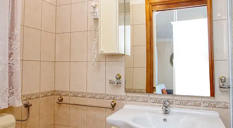 1-Zimmer-Ferienwohnung am Strand Brodarica (Sibenik)