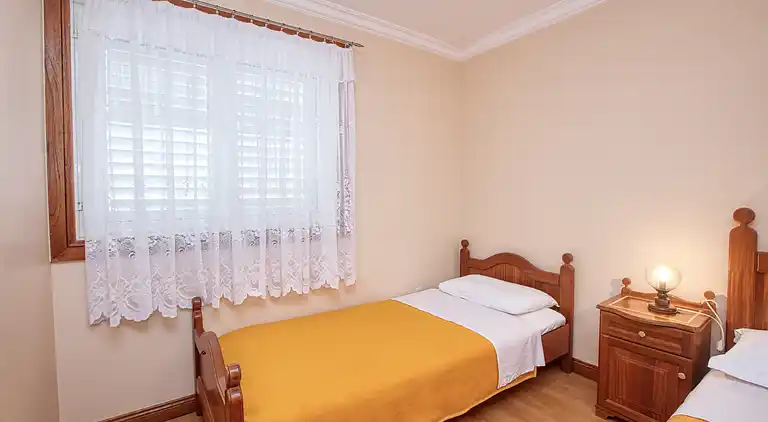 1-Zimmer-Ferienwohnung am Strand Brodarica (Sibenik)