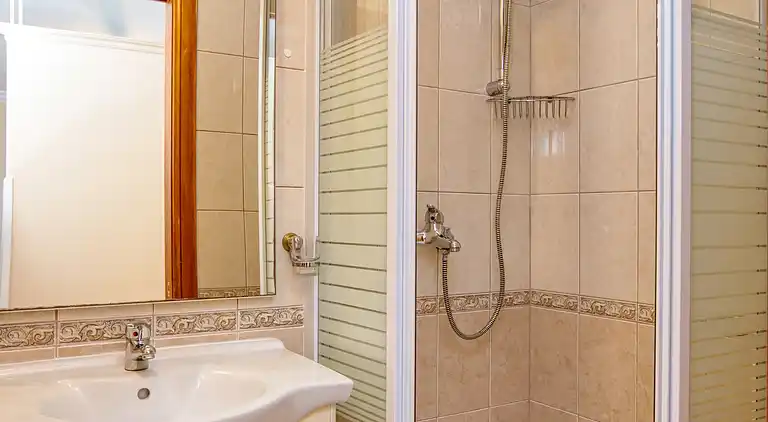 1-Zimmer-Ferienwohnung am Strand Brodarica (Sibenik)