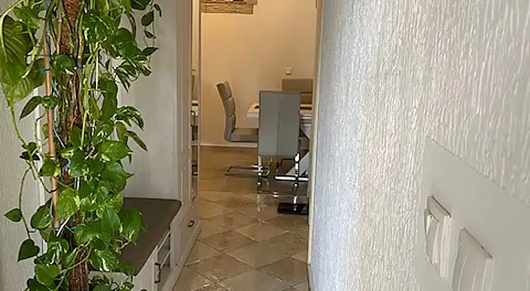 Appartement d'une chambre avec la terrasse et la vue sur le