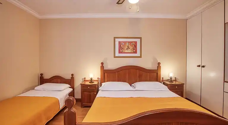 1-Zimmer-Ferienwohnung am Strand Brodarica (Sibenik)