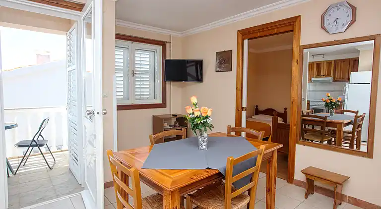 1-Zimmer-Ferienwohnung am Strand Brodarica (Sibenik)