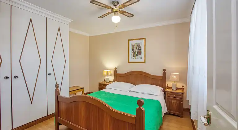 1-Zimmer-Ferienwohnung am Strand Brodarica (Sibenik)