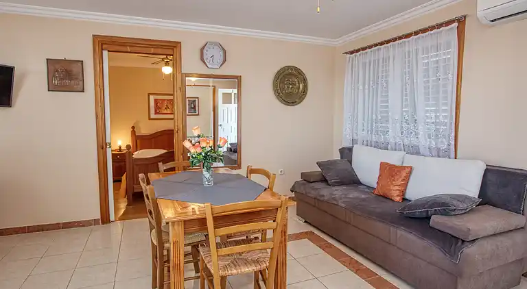 1-Zimmer-Ferienwohnung am Strand Brodarica (Sibenik)