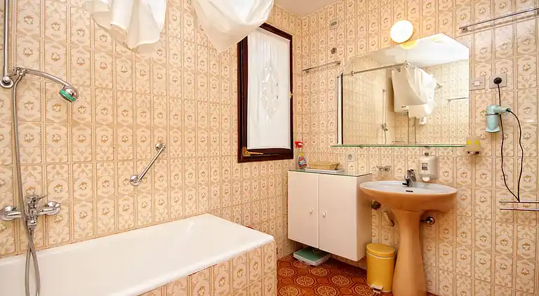 3-Zimmer-Haus mit Terrasse und Meerblick Seget Vranjica,