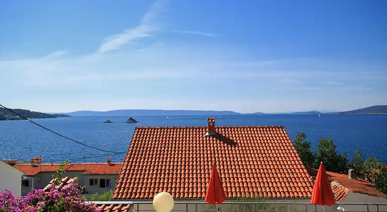 3-Zimmer-Haus mit Terrasse und Meerblick Seget Vranjica,