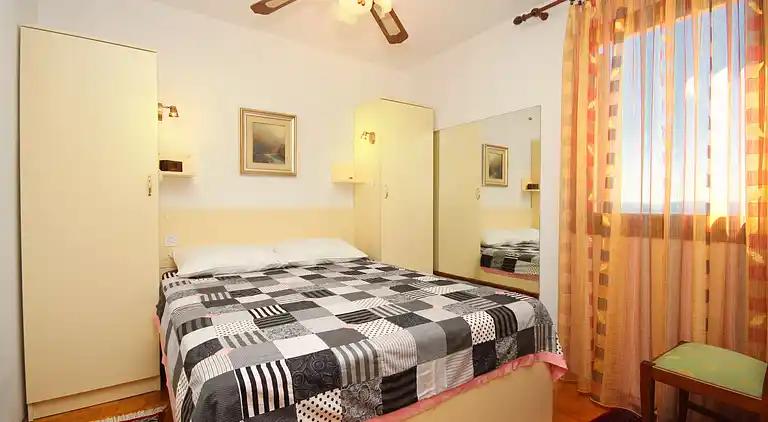 3-Zimmer-Haus mit Terrasse und Meerblick Seget Vranjica,