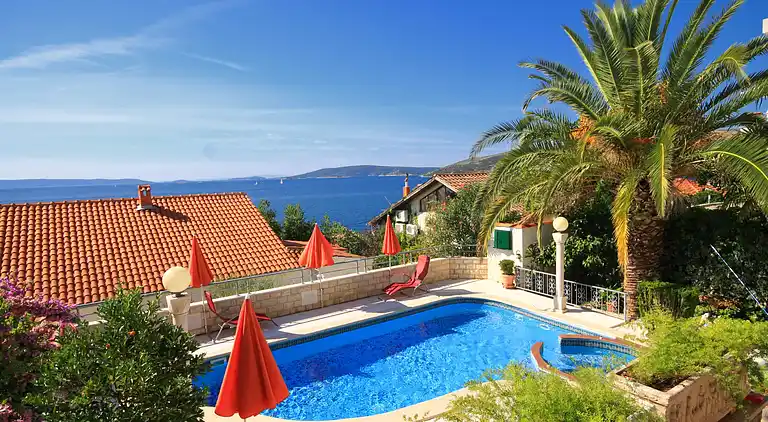 3-Zimmer-Haus mit Terrasse und Meerblick Seget Vranjica,