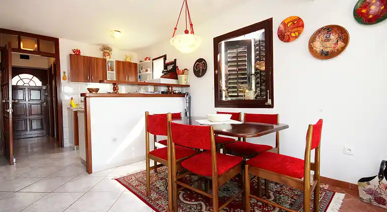 3-Zimmer-Haus mit Terrasse und Meerblick Seget Vranjica,