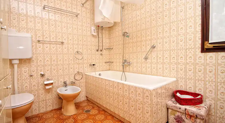 3-Zimmer-Haus mit Terrasse und Meerblick Seget Vranjica,