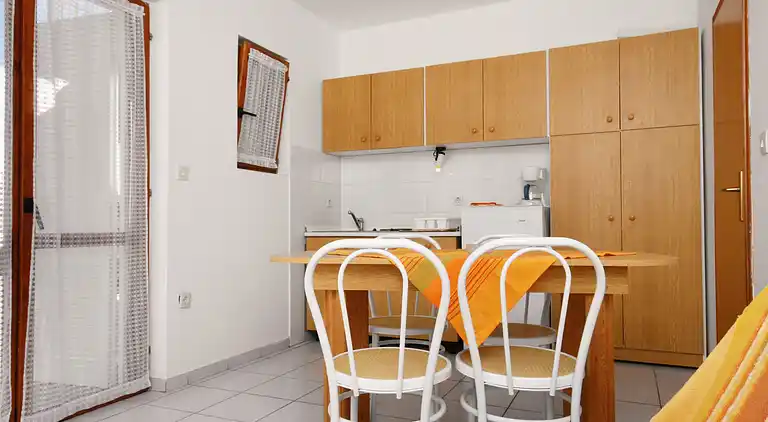 1-Zimmer-Ferienwohnung mit Terrasse und Meerblick Njivice,