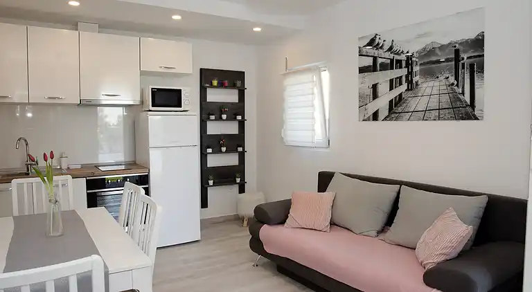 1-Zimmer-Ferienwohnung am Strand Kozino, Zadar (A-5803-a)