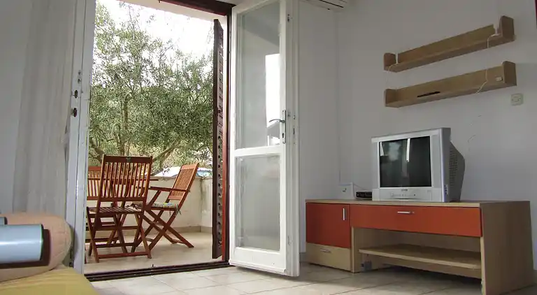 Two bedroom apartment with terrace Slatine, Čiovo