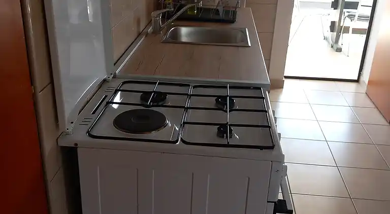 Two bedroom apartment with terrace and sea view Pag