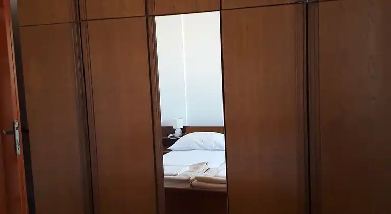 Two bedroom apartment with terrace and sea view Pag