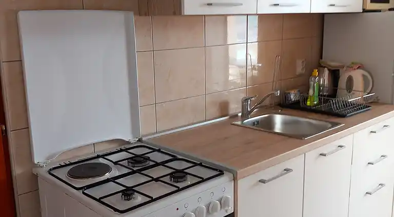 Two bedroom apartment with terrace and sea view Pag