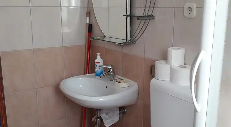 Two bedroom apartment with terrace and sea view Pag