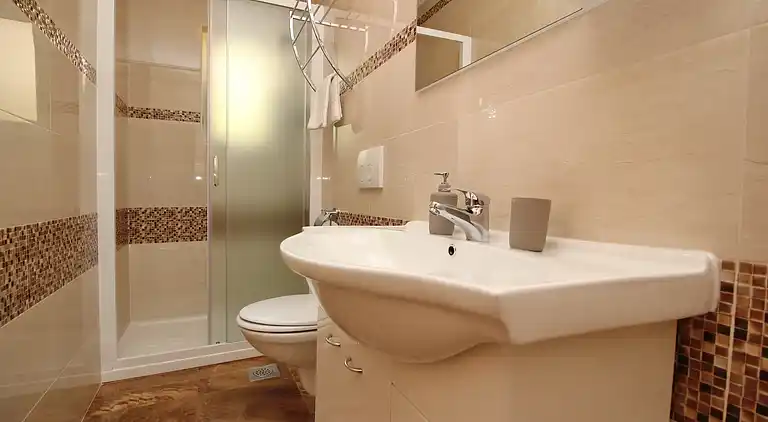 1-Zimmer-Ferienwohnung mit Balkon Baska, Krk (A-18716-b)