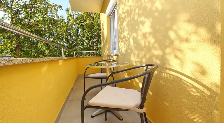 1-Zimmer-Ferienwohnung mit Balkon Baska, Krk (A-18716-b)