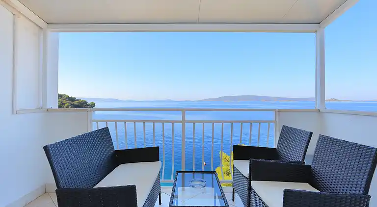 Two bedroom apartment near beach Okrug Donji (Čiovo)