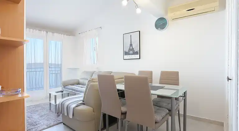 Two bedroom apartment near beach Okrug Donji (Čiovo)