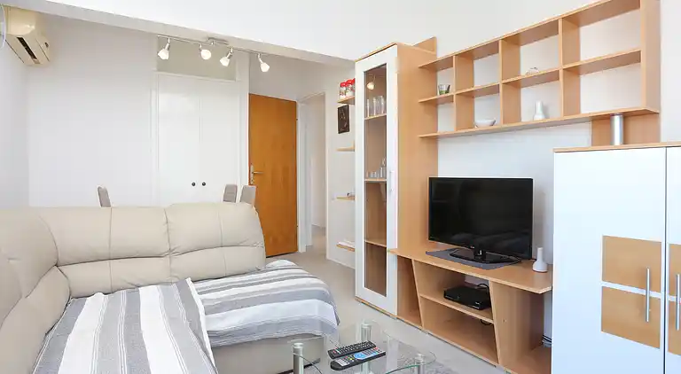 Two bedroom apartment near beach Okrug Donji (Čiovo)