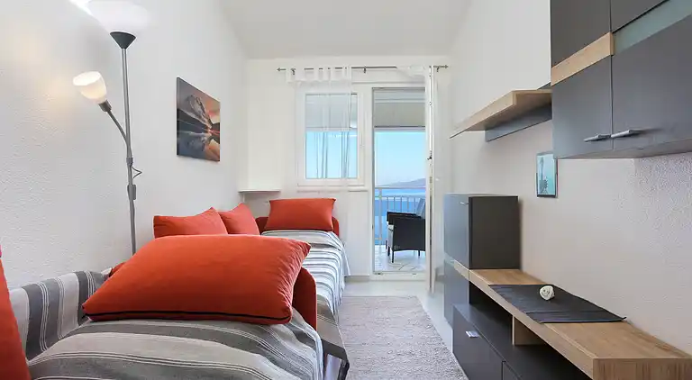 Two bedroom apartment near beach Okrug Donji (Čiovo)