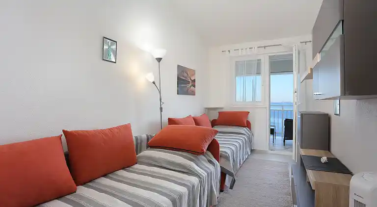 Two bedroom apartment near beach Okrug Donji (Čiovo)