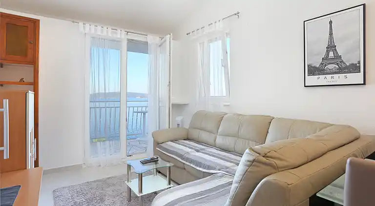 Two bedroom apartment near beach Okrug Donji (Čiovo)