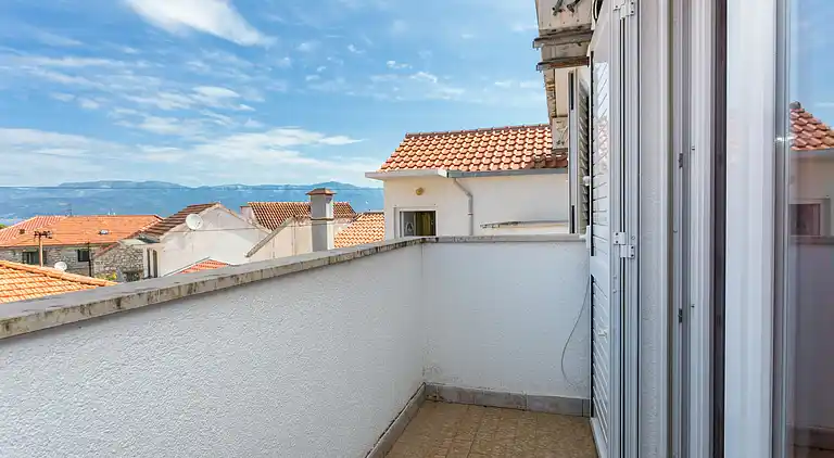 Three bedroom apartment with terrace and sea view Supetar,