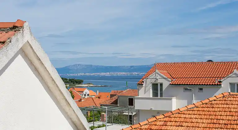 Three bedroom apartment with terrace and sea view Supetar,