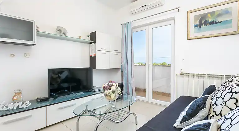 Three bedroom apartment with terrace and sea view Supetar,