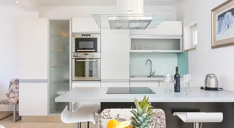 Three bedroom apartment with terrace and sea view Supetar,