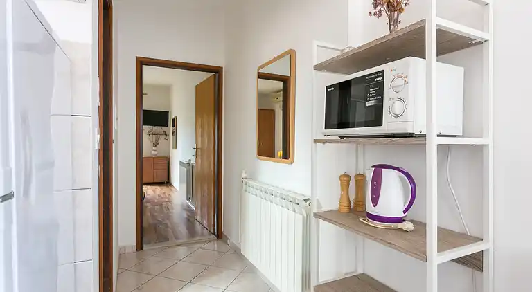 One bedroom apartment with balcony Supetar, Brač (A-20134-b)