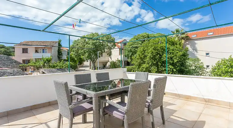 Three bedroom apartment with terrace and sea view Supetar,