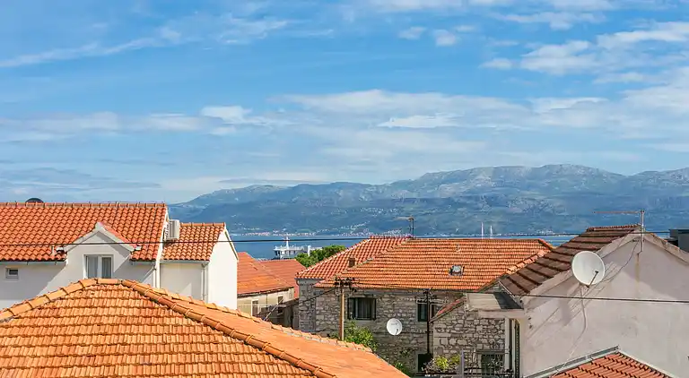 Three bedroom apartment with terrace and sea view Supetar,