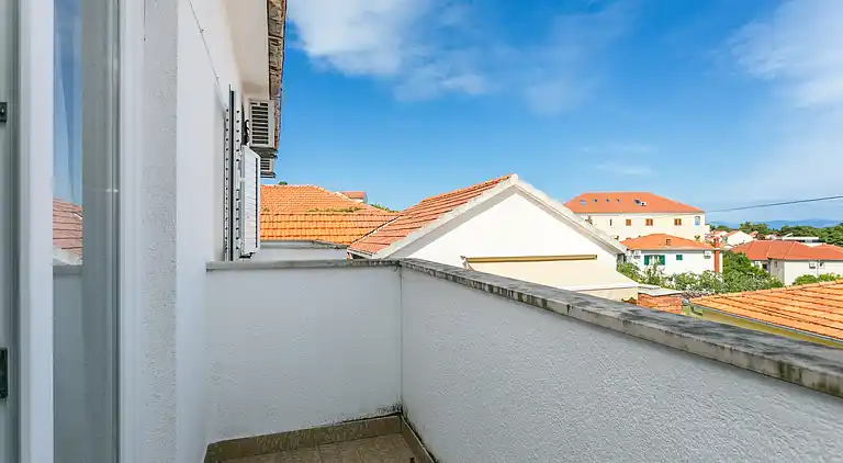 Three bedroom apartment with terrace and sea view Supetar,