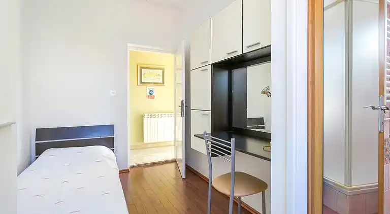 Three bedroom apartment with terrace and sea view Supetar,