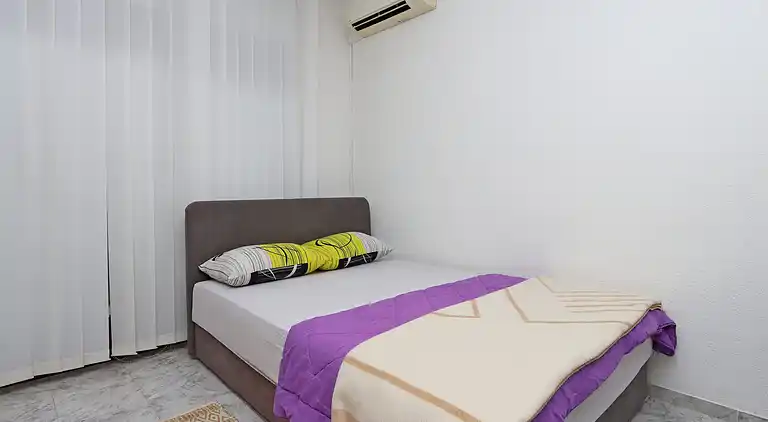 Studio flat with terrace Pinezići, Krk (AS-18967-a)