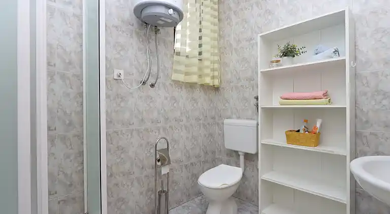 Studio flat with terrace Pinezići, Krk (AS-18967-a)